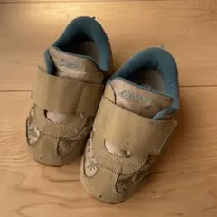 ASICS キッズスニーカー 恐竜デザイン