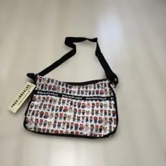 ギリギリ価格。新品。ザべアズスクールイラスト可愛い撥水性防水性ショルダーバッグのサムネイル