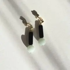 stick and ballピアス《ブラック×ミント》チェコガラスビーズ+天然石