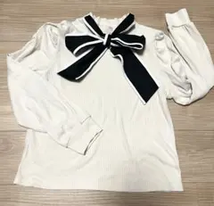 Vida Rosso リボン付きオフホワイトシャツ3Lサイズ