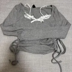 レース付きグレークロップド長袖トップス