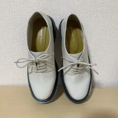 エナメルローファー