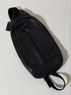COACH ブラックレザー ボディバッグ