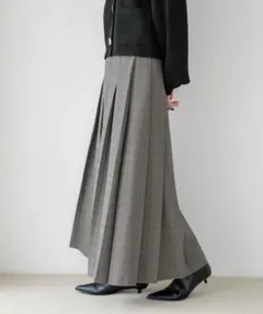 ラナテックプリーツロングスカート