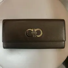 【大特価‼️】Salvatore Ferragamo ガンチーニ 長財布のサムネイル