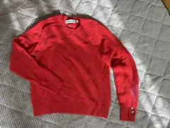 UNIQLOアニヤハインドマーチ赤 カシミヤクルーネック セーター