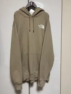 ベージュ パーカー