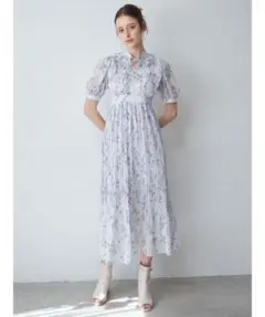 【極美品MERCURYDUO 花柄ラッフルプリーツティアードハーフスリーブワンピ