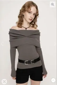 オフショルダーグレーリブニット　SLY