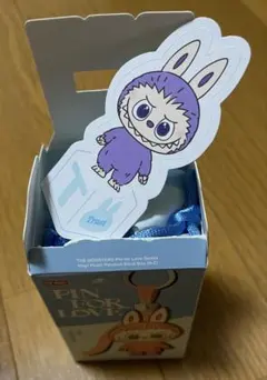 ラブブ　T　POPMART　イニシャル　アルファベット　ぬいぐるみ　ペンダント