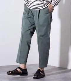 最終価格☆新品未使用 ワンタック テーパード クロップド カーキ色 S