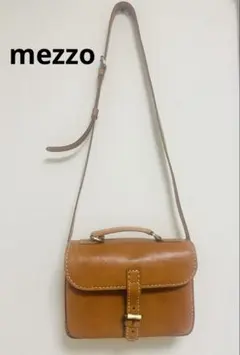 メゾ　mezzo　ショルダーバッグ　レザー　ショルダー　キャメル　牛革バッグ