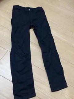 H&M 黒スキニーパンツ　130センチ