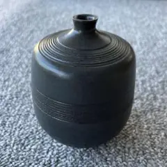 陶芸家　作家物　山田義孝　引き出し黒徳利　美濃　志野 陶芸家 作家物 山田義孝 引き出し黒徳利 美濃 志野 共箱 | Mercari