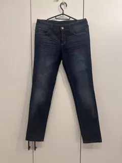【美品】ユニクロ スキニーフィットテーパードジーンズ 26