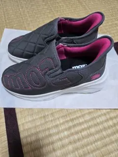 moz キルティングスリッポンスニーカー グレー/ピンク