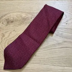 グッチ　GUCCI レッド　ネクタイ　スーツのサムネイル