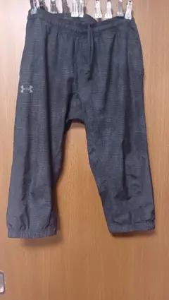 Under Armour ブラックパンツ