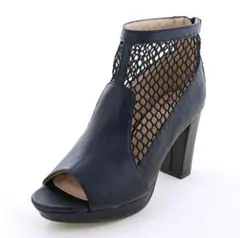 Item thumbnail for item d9fc855f-7144-44c2-8d68-8a1bb2d72961