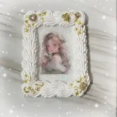 【57】硬質トレカケース　B8 ホイップデコ　ハンドメイド　推し活　白