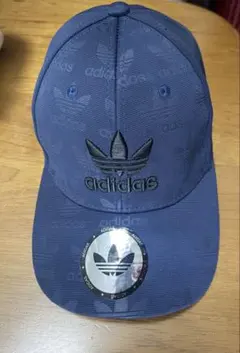 Adidas ネイビー キャップ 刺繍ロゴ付き