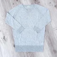 【未使用品】GU ジーユー レディース 薄手 Vネックセーター M