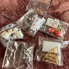 可愛いデザインのピアスセット