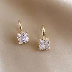 高貴✨ゴールドピアス czダイヤモンド 煌びやか 細美 ラグジュアリー 最上