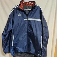 adidas　ウィンドブレーカー　年末セール3000→1900円