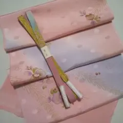 和装小物 落ちついた淡いピンクと水色に紫、ワイン、緑、金入り帯揚げ帯締めセット