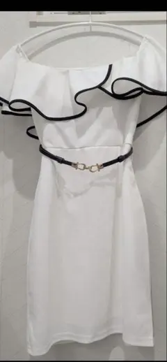 【Tika】キャバドレス M オフショルダー フリル 白×黒