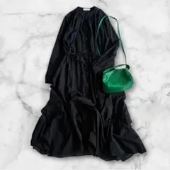 【アーバンリサーチサニーレーベル】ティアードギャザーワンピース　黒　フリー