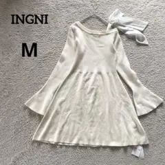 【タグ付未使用】イングINGNI 長袖ニットワンピース リボン　白　M フレアのサムネイル