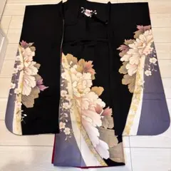 ブロフ様専用玉城ティナ×紅一点振袖 黒地 薔薇 金彩 礼装 - メルカリ
