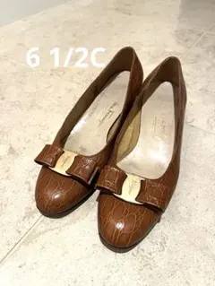 サルヴァトーレフェラガモ ヴァラ パンプス ローヒール 6 1/2C 本革レザー