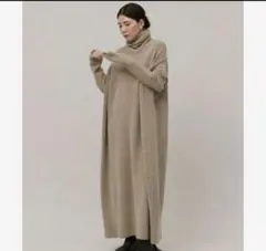 美品★カレンソロジー　ウールポアンニットワンピース　ベージュ