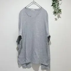 vネックtシャツ