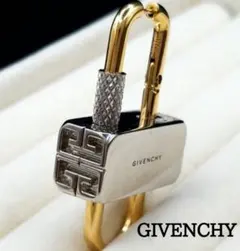 極美品》GIVENCHY スモールロック ピアス ロゴ シルバー 金属 - メルカリ