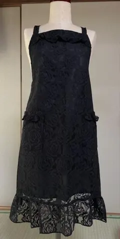 美品　ブラック レースエプロン フリル付き　裏地あり タグなし