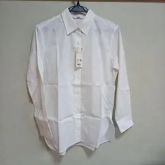 ユニクロ 白シャツ