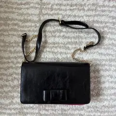 黒のレザーショルダーバッグのサムネイル