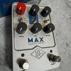 UAFX MAX PREAMP & Dual Compressor ベースコンプのサムネイル