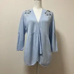 アクシーズファム　春　花　カーディガン　刺繍　水色　ブルー　青　大人　可愛い