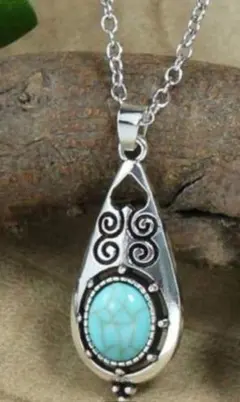 ネックレス　ターコイズ ドロップ型 ②