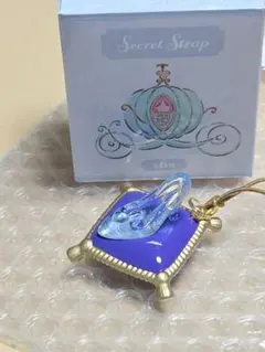 ディズニーストア シークレットストラップ シンデレラ ガラスの靴