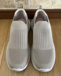 激安。新品！超軽量メッシュスリッポン ホワイト - メルカリ