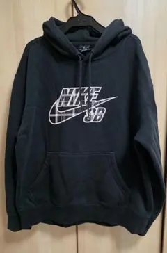 Nike フロントロゴ ブラックパーカー