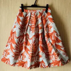 H&M 花柄スカート ミモレ丈 フレアスカート 新品 花柄 ワンピース Tシャツのサムネイル