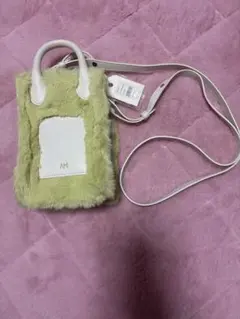 ライムグリーン ファー スマホショルダーバッグのサムネイル