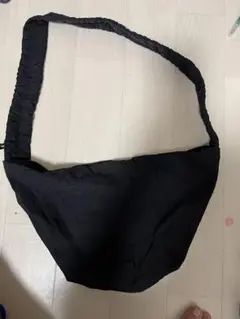 nugu 黒 ショルダーバッグ